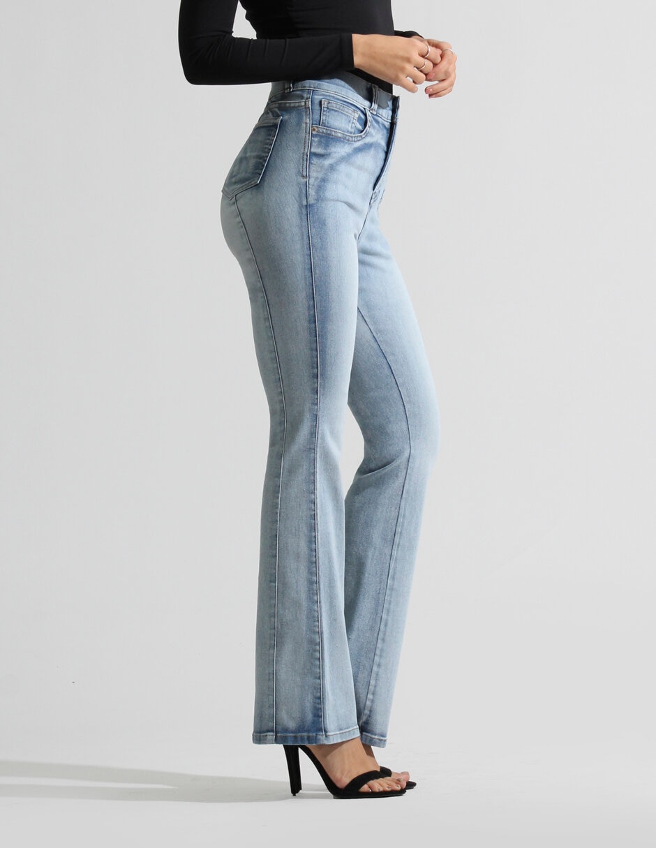 Jeans flare para mujer 4