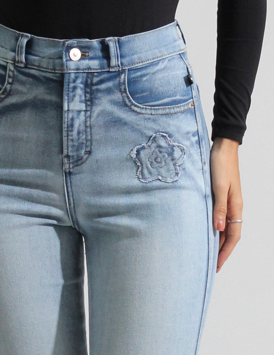 Jeans flare para mujer 7