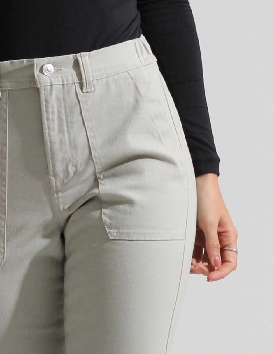 Pantalón cargo slim para mujer 6